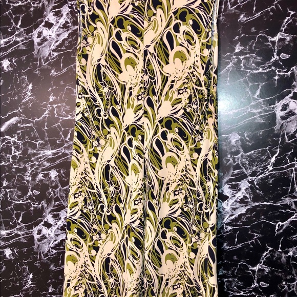 Ladies Dress - Picture 2 of 3